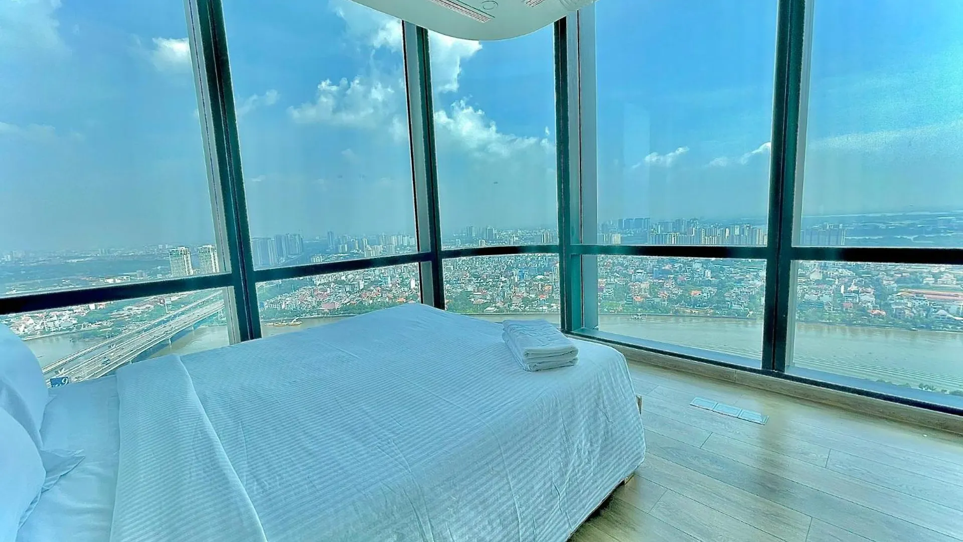 Landmark 81 - Luxury 1,2,3,4 Bedroom Apartments - Stay In The Top Of Vietnam Ho Chi Minh City