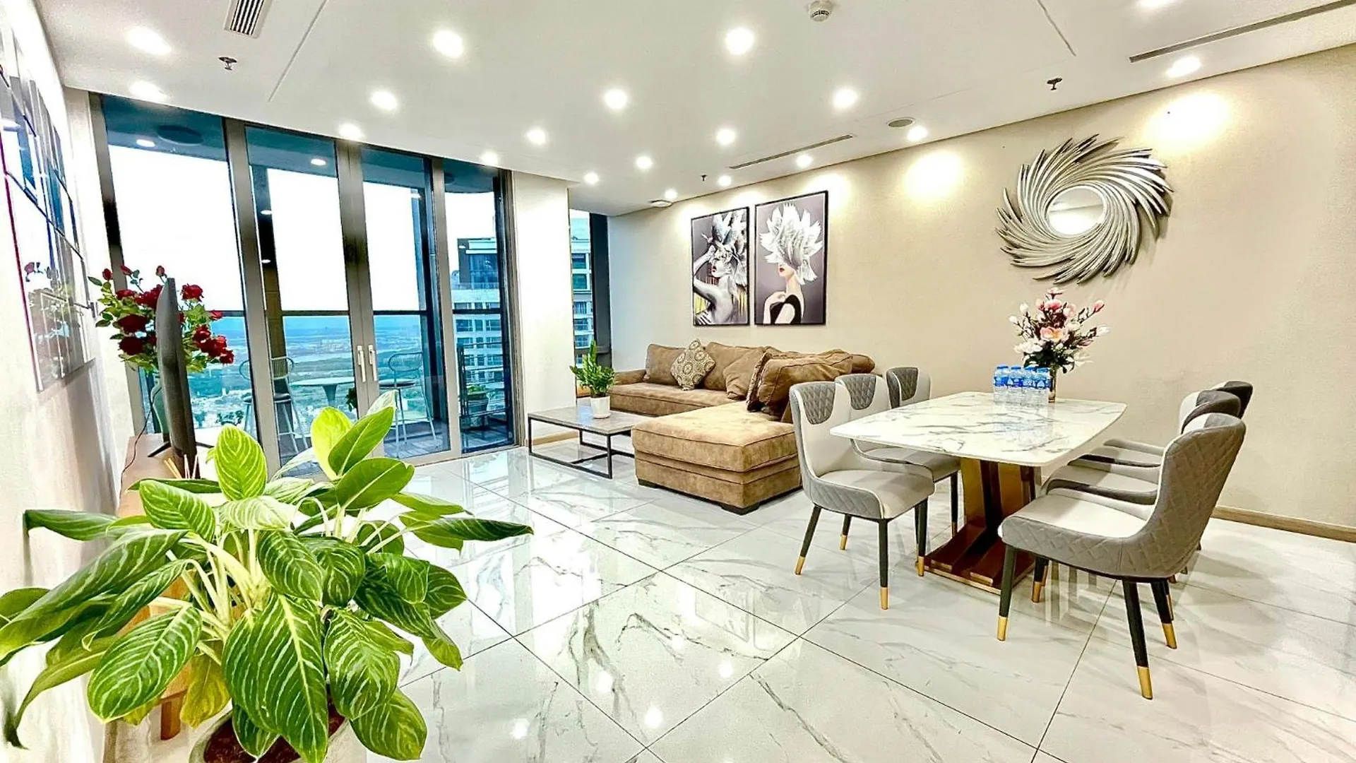 Landmark 81 - Luxury 1,2,3,4 Bedroom Apartments - Stay In The Top Of Vietnam Ho Chi Minh City
