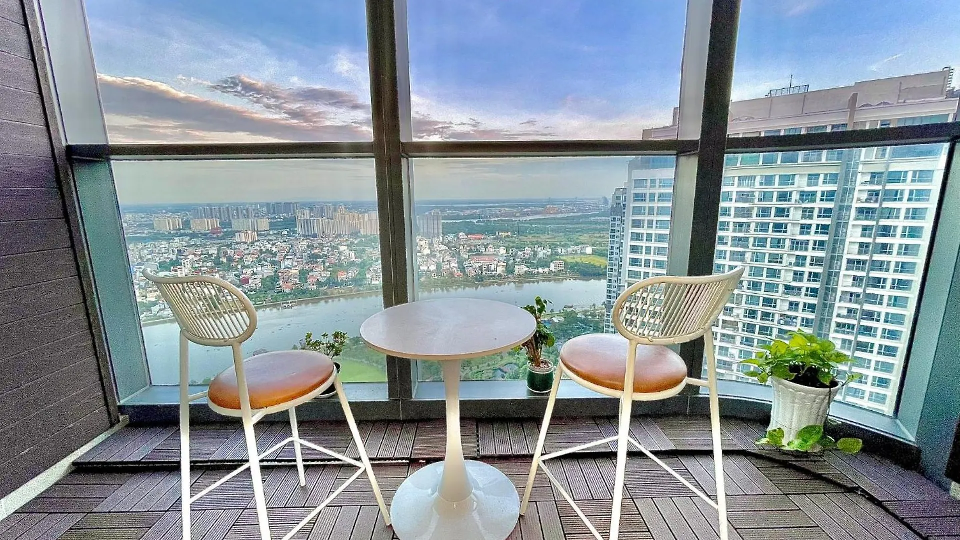 Landmark 81 - Luxury 1,2,3,4 Bedroom Apartments - Stay In The Top Of Vietnam Ho Chi Minh City