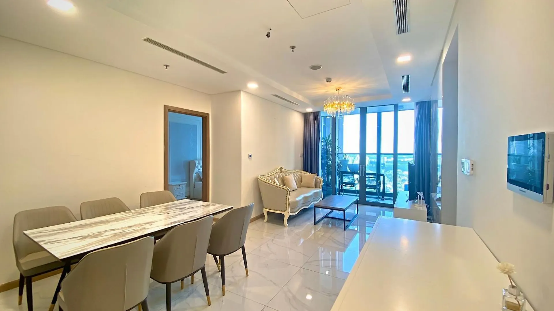 Landmark 81 - Luxury 1,2,3,4 Bedroom Apartments - Stay In The Top Of Vietnam Ho Chi Minh City
