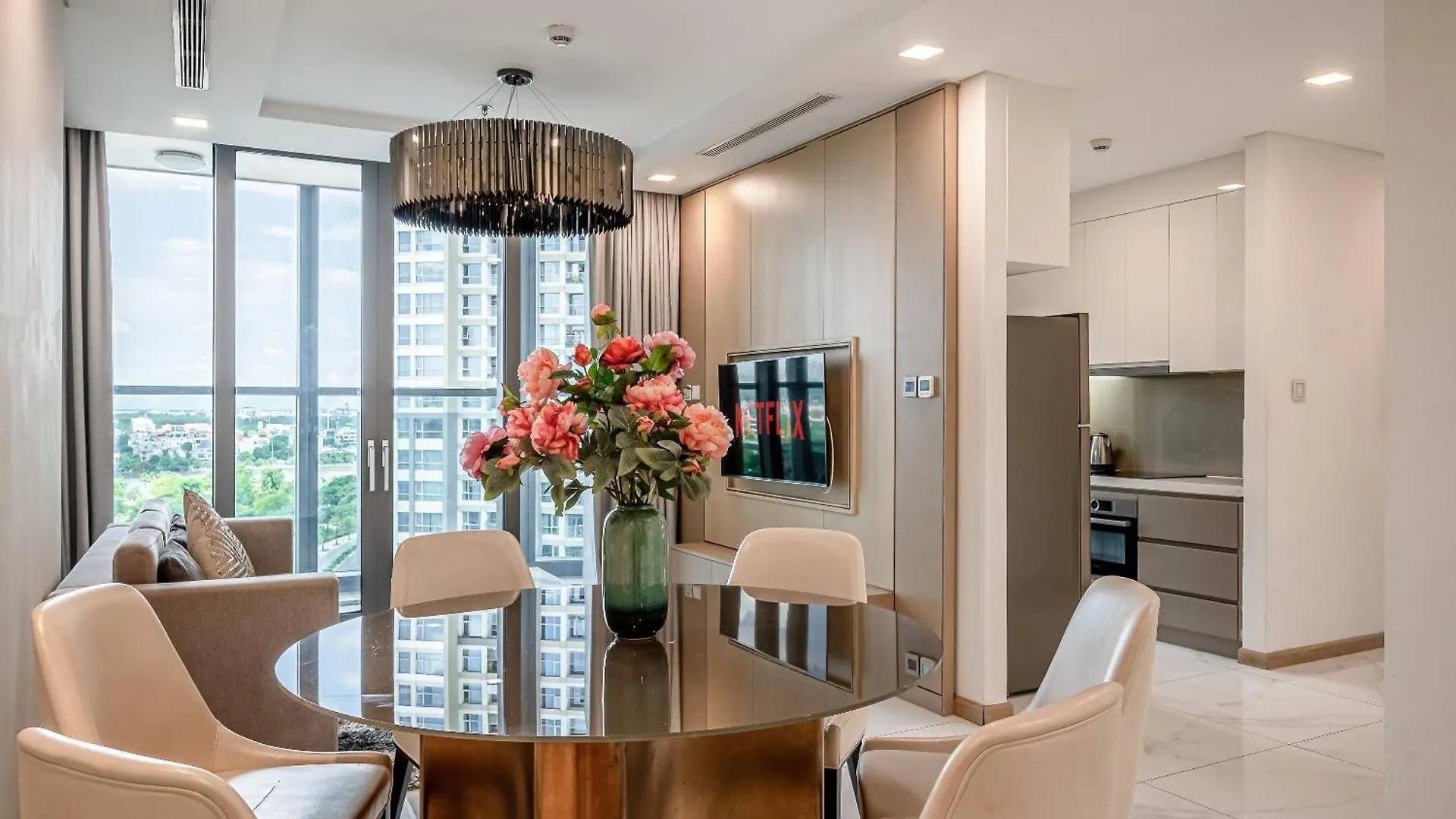Landmark 81 - Luxury 1,2,3,4 Bedroom Apartments - Stay In The Top Of Vietnam Ho Chi Minh City